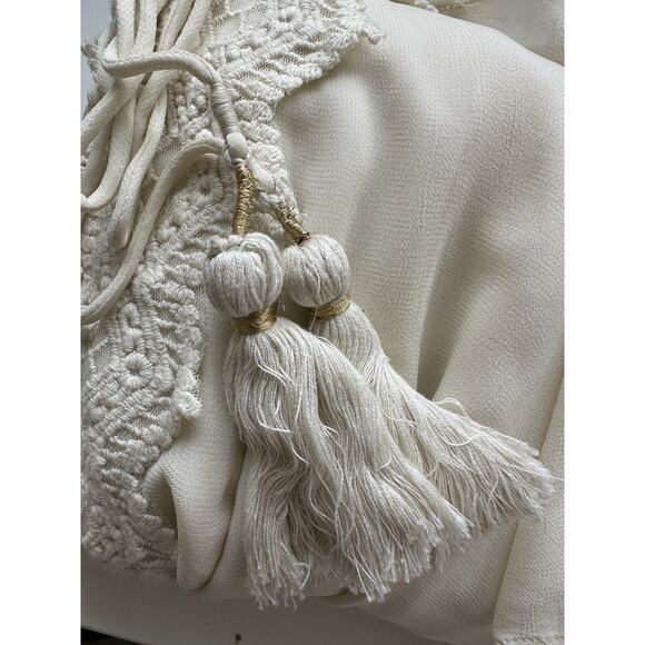 Love Sam Ivory Cream Crochet V-Neckline Tie Back Cold Shoulder Top M - Picture 14 of 16